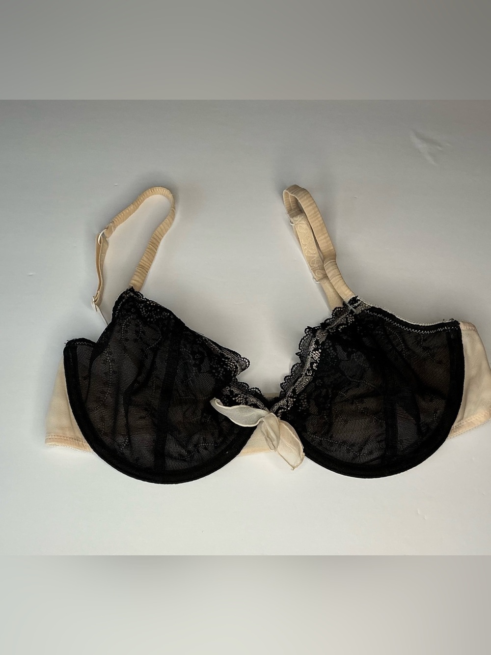 SimplyVera Vera Wang 38C Black Lace & Cream Underwire Bra